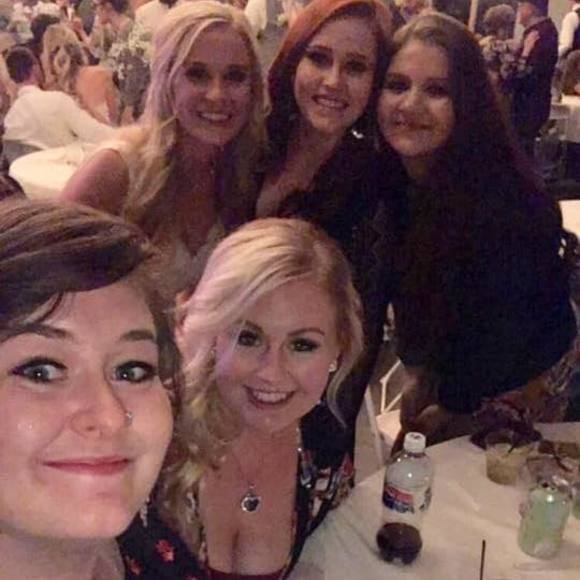 Meet your Posher, Hannah - Picture 1 of 1